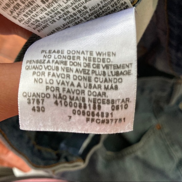 Levi’s 505 Light/Medium Wash Jeans - Picture 6 of 9